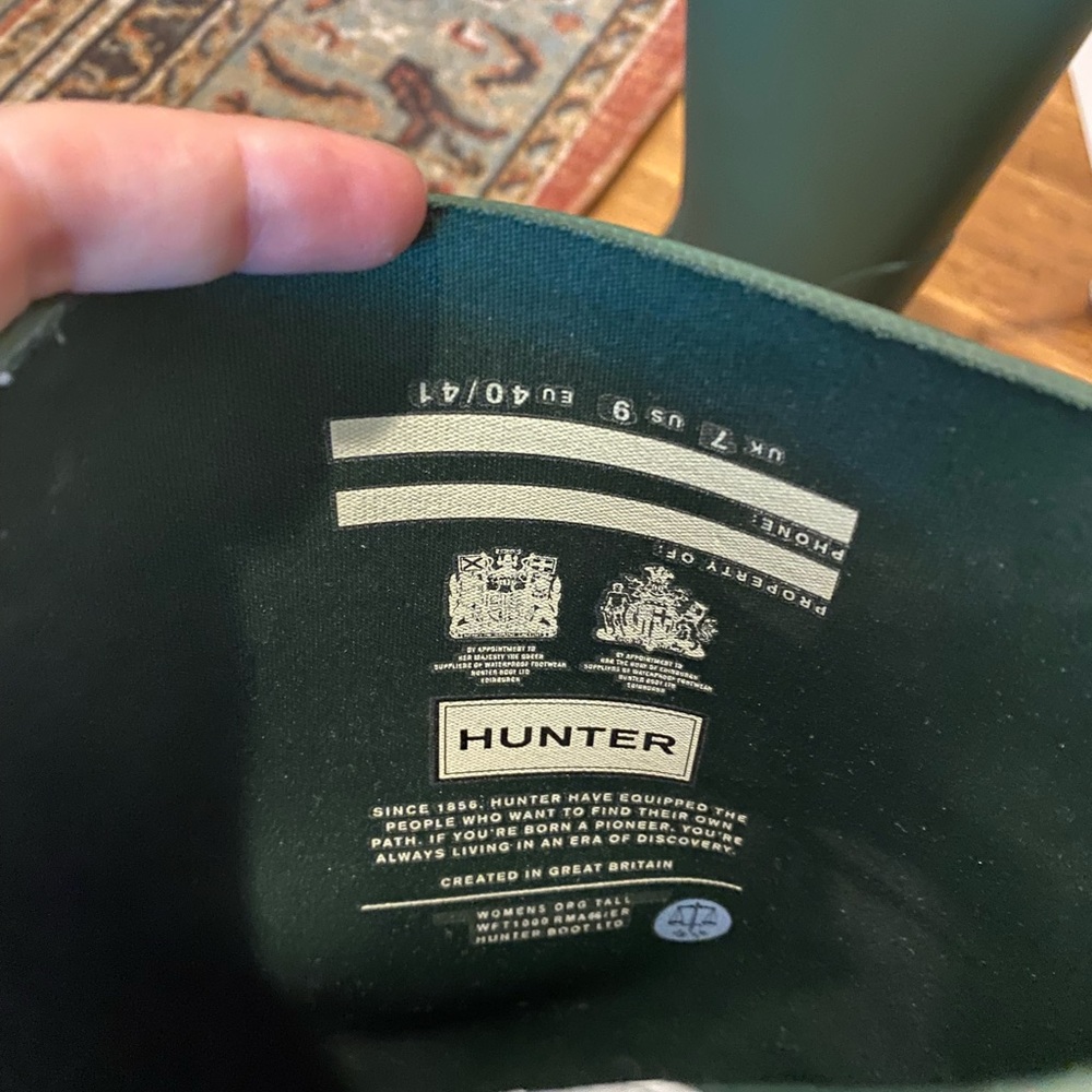 Dark Green Hunter rain boots! Size-9 Too small for me!